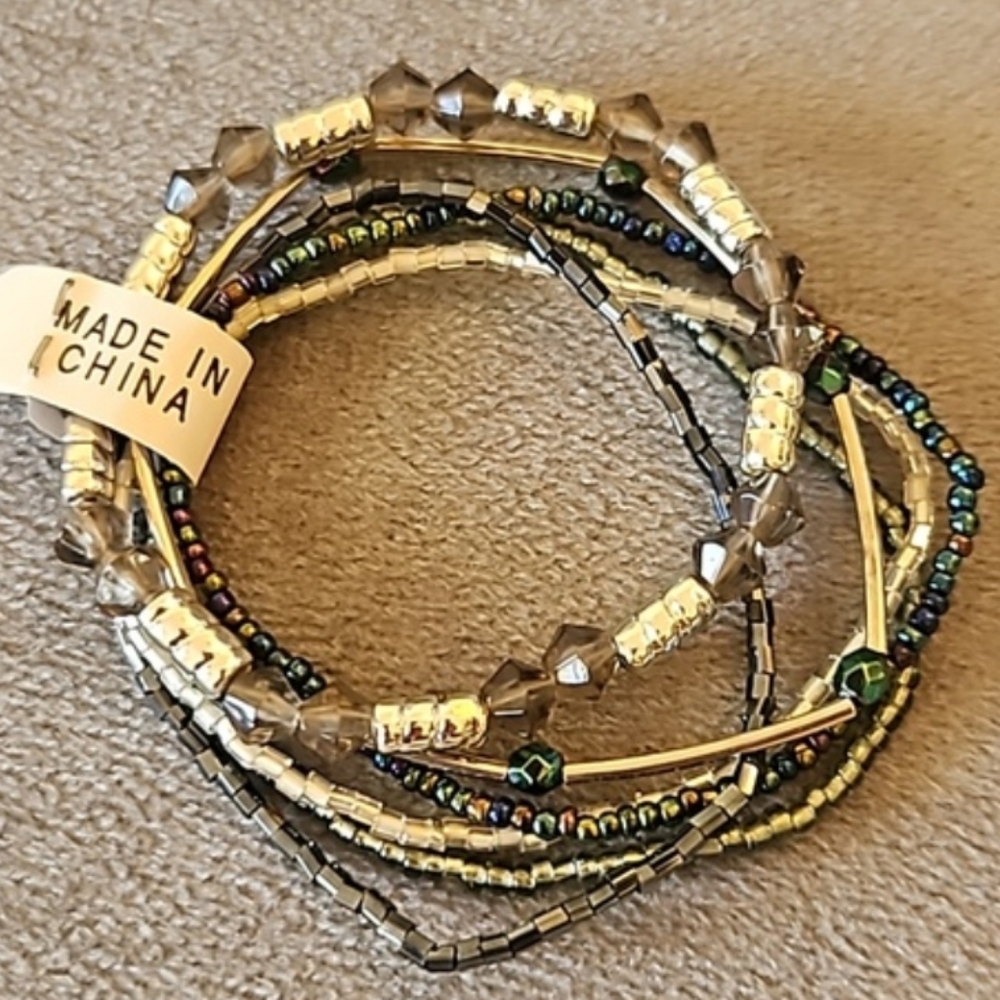 1/$5 or 3/$10 NWOT Silver, Gray, Black Toned Stretchy Faceted Bead Bracelet Set.